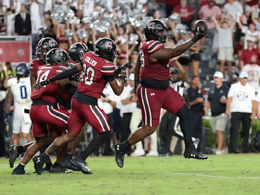 South Carolina visits Kentucky in stand-alone SEC opener as others play non-conference showdowns