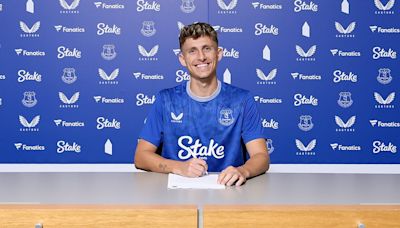 Everton announce loan signing of Napoli midfielder Jesper Lindstrom