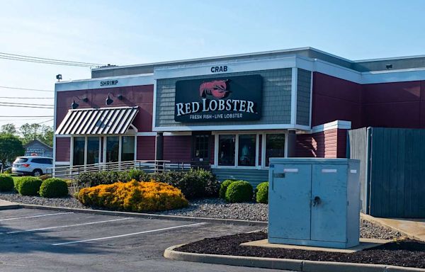 Red Lobster CEO Details Dining At Struggling Restaurant Before Starting Role