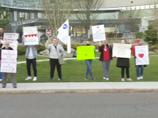 Nurses picketing outside Danbury Hospital