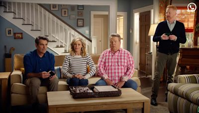 'Modern Family' cast reunites in funny new advertisement