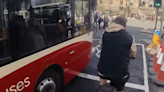 Moment Edinburgh cyclist and bus have terrifying near miss on busy city street