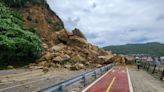 基隆潮境公園路口土石崩落 公路局研判地震降雨造成 估6/11搶通