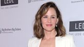 Jennifer Garner Loves This ’Mom’ Bag—Here’s Exactly Where to Find It