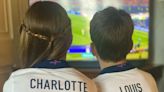 Charlotte y Louis vieron la final de la Eurocopa desde casa perfectamente equipados