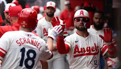 Los Angeles Angels Kevin Pillar Celebrates Reaching 10 Years of MLB Service Time