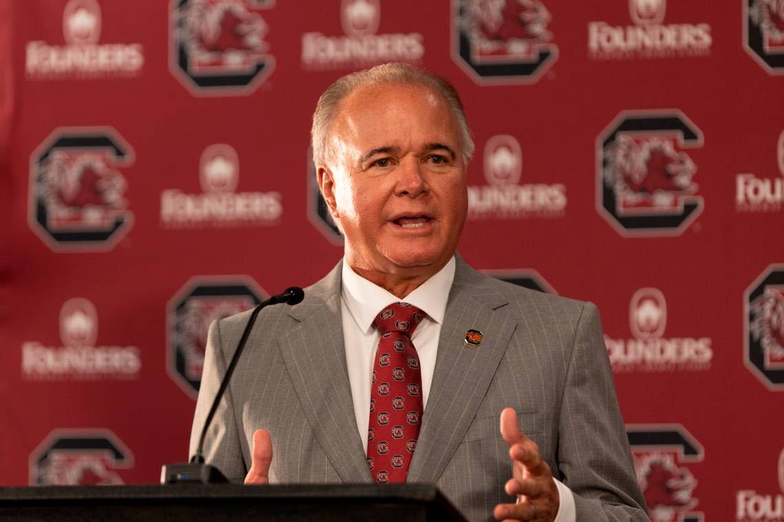 Paul Mainieri’s Gamecocks vs. Chad Holbrook’s Cougars? It’s happening this fall