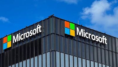 Microsoft down: Netizens react to global outage with hilarious memes