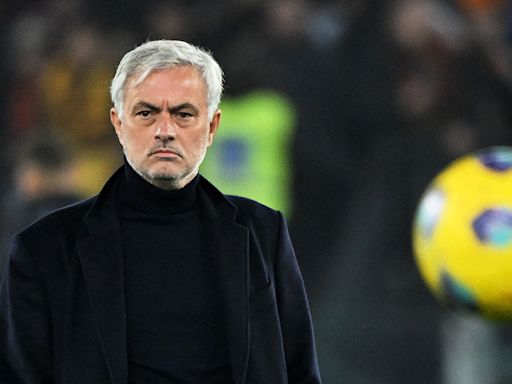 José Mourinho desata la locura en el futbol de Turquía