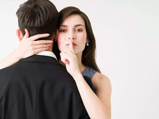 How to tell if a partner is lying - Times of India