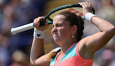 Jelena Ostapenko leaves tennis fans perplexed with shot against Katie Boulter