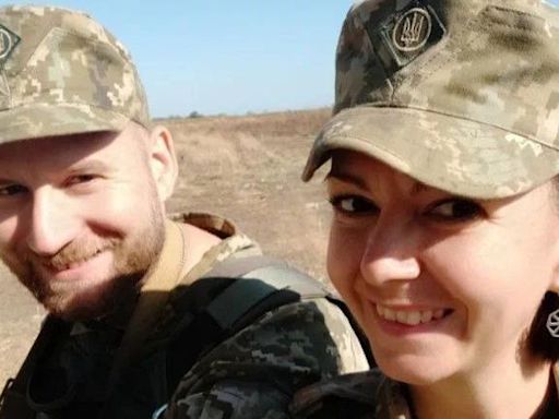 "Pasé de ser recién casada a viuda en solo dos días": el amargo relato de una mujer ucraniana que sobrevivió al asedio ruso de Mariúpol