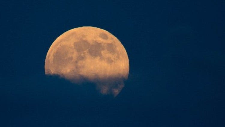 June strawberry moon rises one day after summer solstice, which is the earliest in 228 years