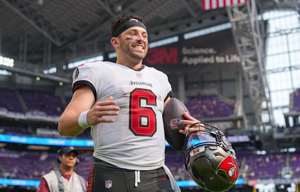 Buccaneers Prank Baker Mayfield at Autograph Signing