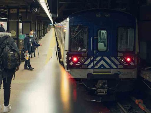 Mujer arroja a 2 turistas mexicanas en el Metro de Nueva York; esto se sabe