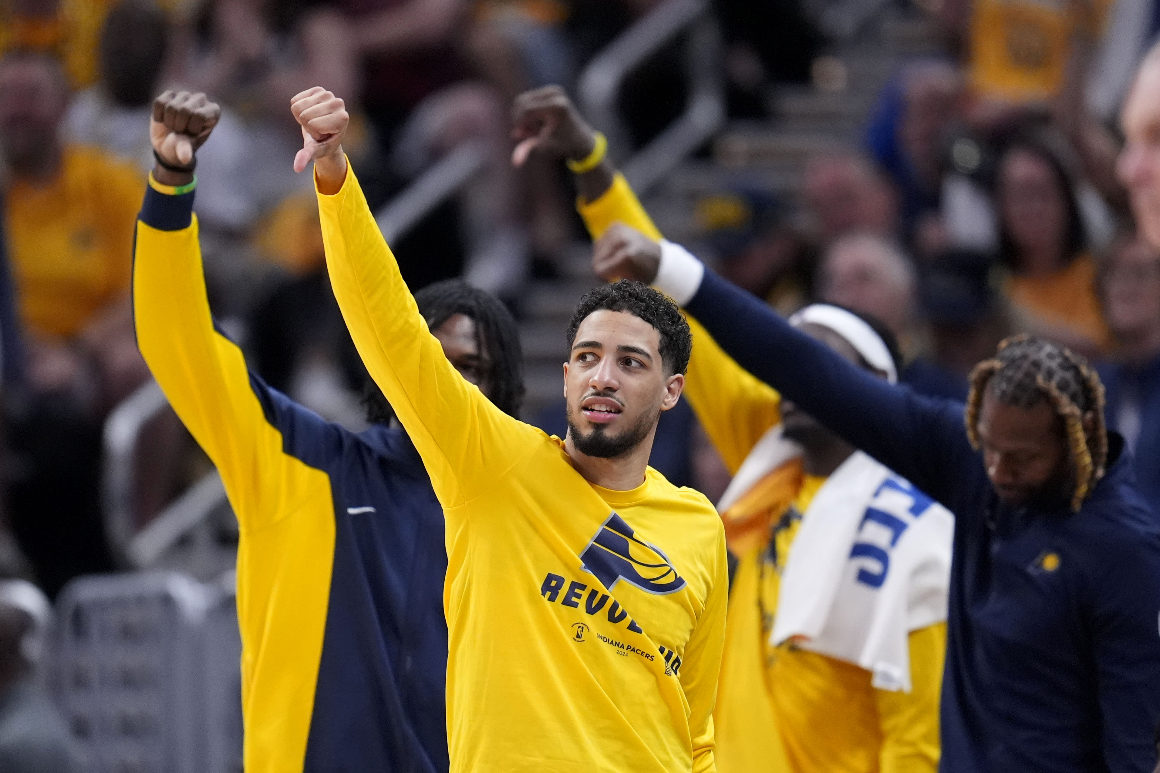 Haliburton, Pacers take advantage of short-handed Knicks to even series with 121-89 rout in Game 4