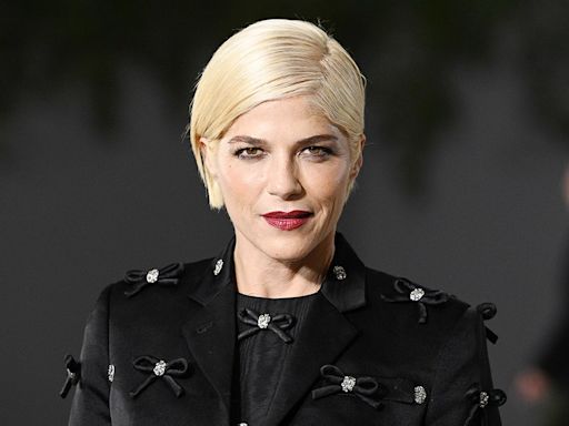 Selma Blair horrified after being removed from plane for drinking 'too much' before embracing sobriety