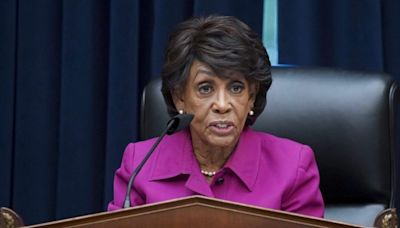 Maxine Waters backs FDIC chair after sexual harassment report