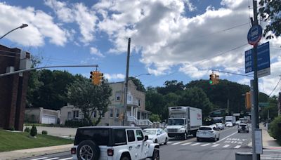 New light in busy Staten Island area unnecessary, ‘creating more traffic problems,’ say residents