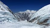 Alpinista keniano muere en el Everest y su guía nepalí está desaparecido