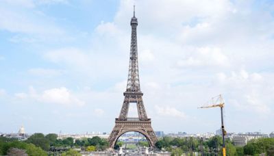 Russia Suspected in Eiffel Tower Coffin Stunt