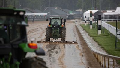 Kentucky Oaks 2024: Navigating a wet and muddy day (PHOTOS) - Louisville Business First