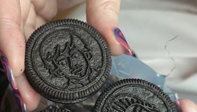 STAR WARS Oreos’ Sugar Crystal Creme Is Galactically Good—A Cookie Review