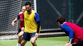 Entrenamiento del Barça al regreso de Almería sin Araujo