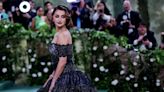 Las fotos de la alfombra del año, Met Gala, con Rosalía, Penélope Cruz, Shakira...