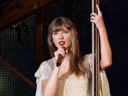 Taylor Swift Recalls Doing Her Own Hair and Makeup for 'Folklore' Album Art: 'Guess I'll Braid It'