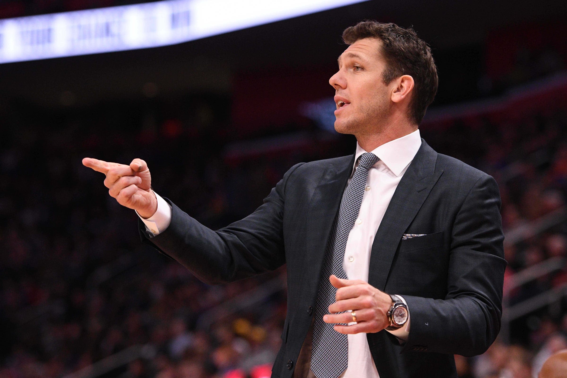 Detroit Pistons hire Luke Walton, Kevin Burleson as assistant coaches