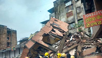 2 rescued, 24 people have narrow escape as Navi Mumbai building collapses