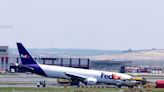 影》FedEx貨機「機頭磨地」火花四濺 迫降土耳其超驚險 - 國際