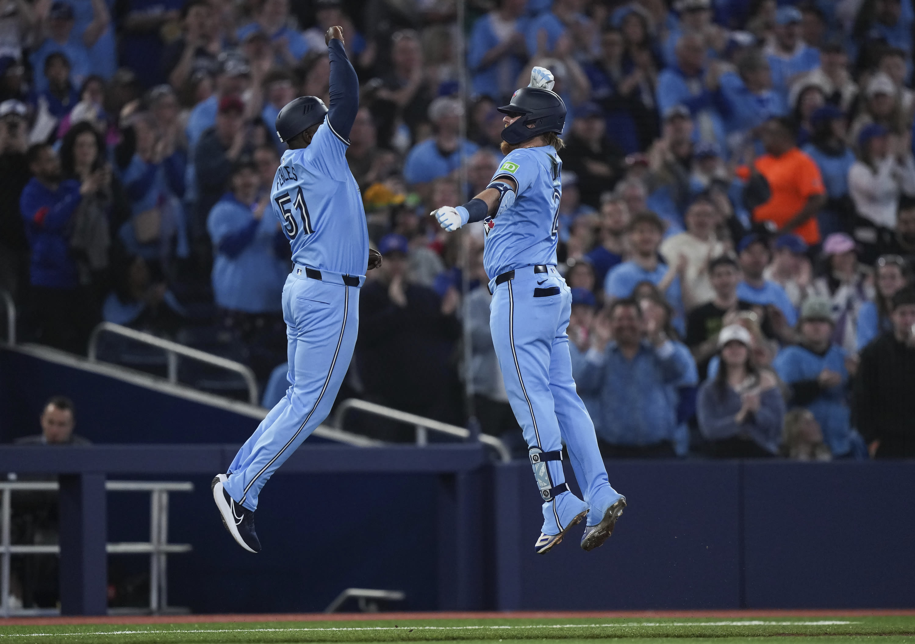 Turner hits 2 home runs, Jansen also connects as Blue Jays beat Royals 6-5