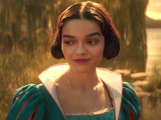 Primer tráiler de Blancanieves: Rachel Zegler recoge la manzana de la Reina Malvada de Gal Gadot y conoce a los siete enanitos