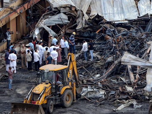 Veintisiete muertos en incendios de un parque de atracciones y un hospital infantil en India