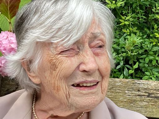 Woman, 100, to walk around car park 100 times