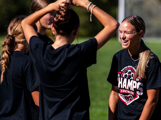 Girls soccer sectionals: Rayne Venegas ray of sunshine for Edgewood