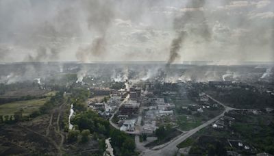 Russian troops "surrendering" after getting trapped in Vovchansk complex