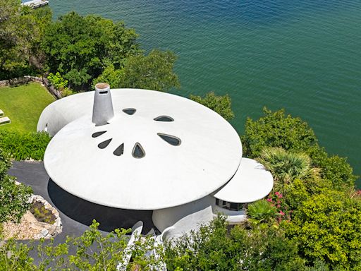 This Funky $2 Million Residence in Texas Was Designed by a Frank Lloyd Wright Protégé