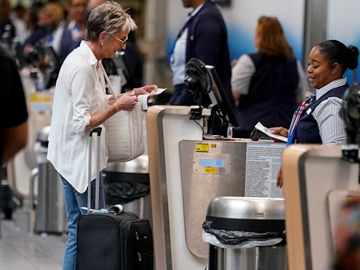 Travelers at Charlotte airport react to federal rule change that requires airlines to give cash refunds