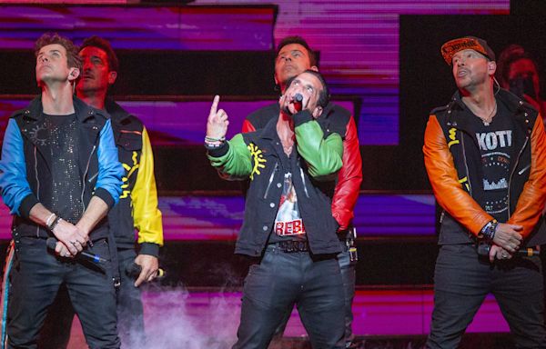 New Kids on the Block's Phoenix concert sizzled on a hot summer night