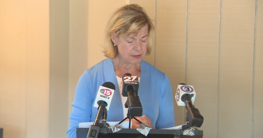 Sen. Baldwin calls on colleagues to pass new border bill