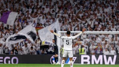 El Real Madrid celebra LaLiga en el Santiago Bernabéu con goleada ante el Alavés