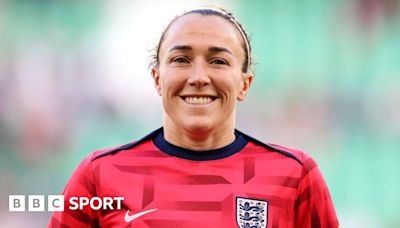 Chelsea: Lucy Bronze joins on free transfer