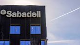 El Gobierno rechaza la oferta hostil del BBVA al Sabadell por sus "efectos lesivos potenciales" en el sistema financiero español