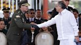 Colombia celebra Día de la Independencia con desfile militar marcado por abucheos a Petro