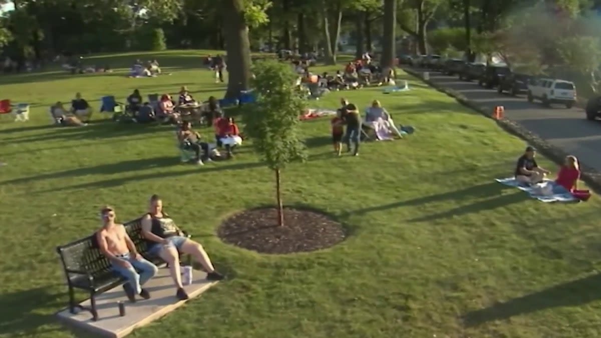 Families enjoy Fourth of July fireworks at Meriden's Hubbard Park