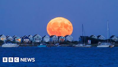 Orange Buck Moon captured across the south of England