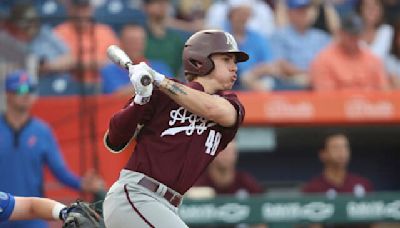 Texas A&M defeats Florida to make CWS finals for 1st time as Gators shut out 1st time in 2 years